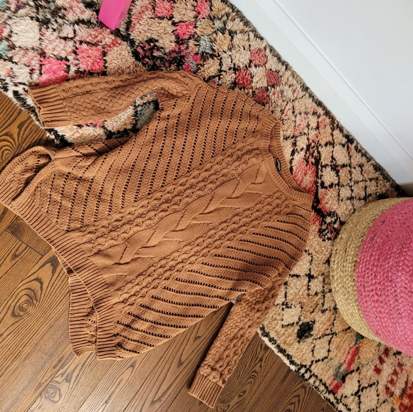 SOLD! EXPRESS cotton cable knit sweater, camel 🤎 - Picture 4 of 4